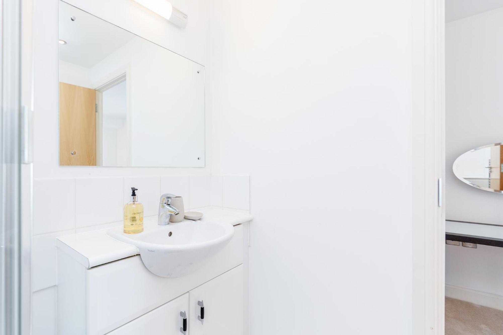 Premium Excel 3 & 2 Bedrooms Лондон Екстер'єр фото